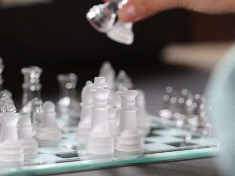 Schachspiel: gläsernes Schachbrett