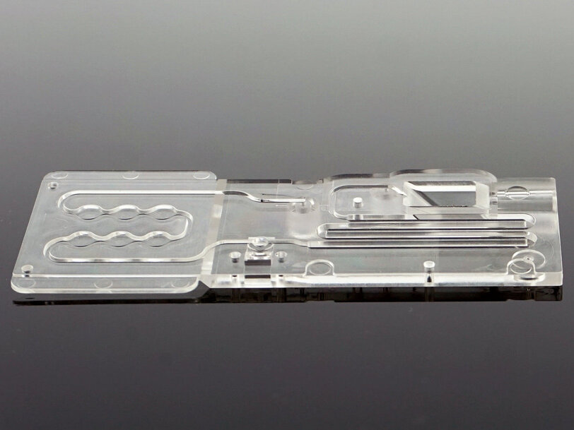 mikrofluidische Bio-Chips (Lab-on-a-Chip) gefertigt im Spritzguss - KUZ